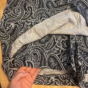 NWOT Karen Scott Navy and White Paisley Skort